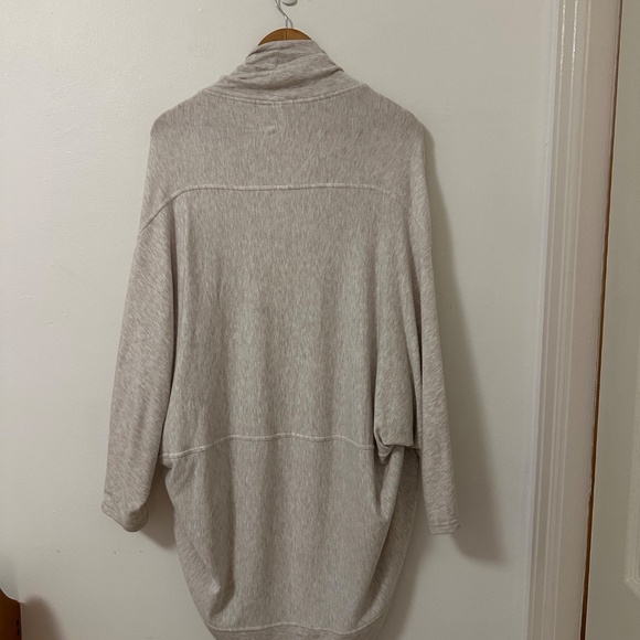 Athleta Ethereal Cocoon Wrap Cardigan in Heathered Gray | Size S/M - Picture 5 of 8